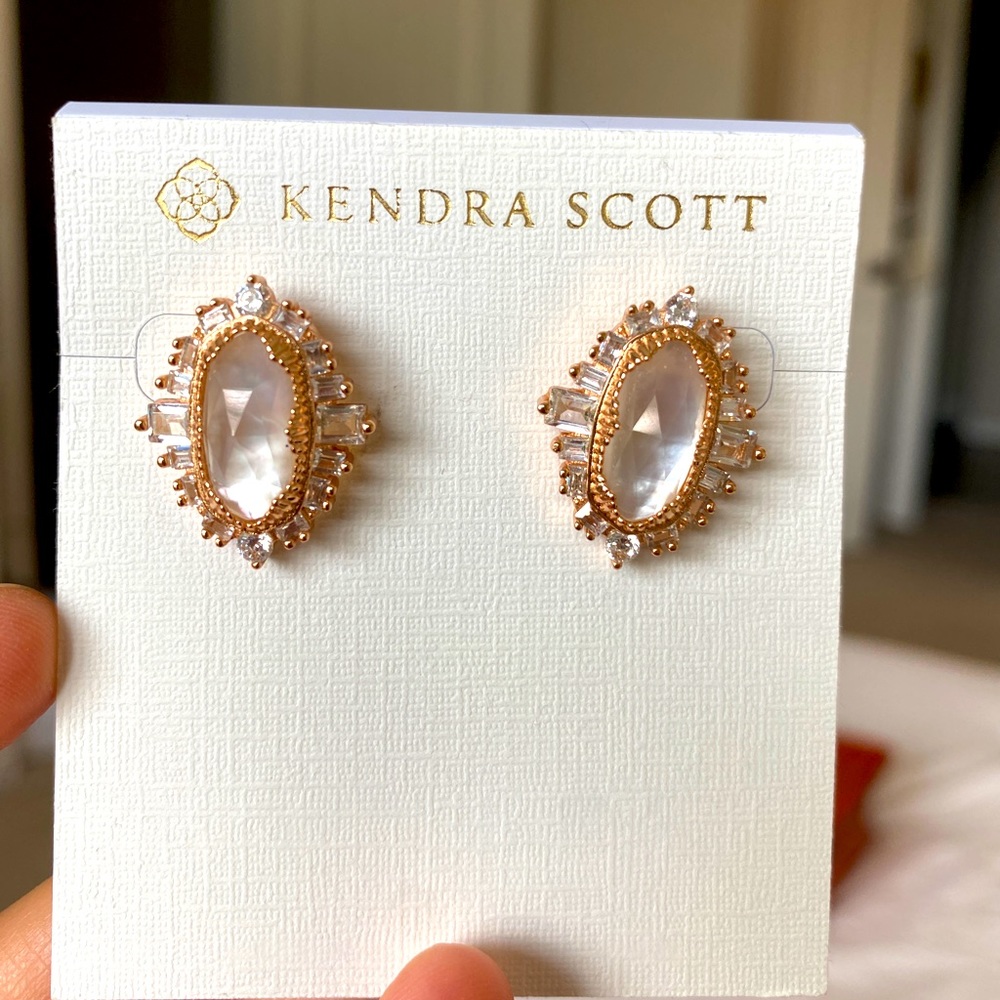 NEVER WORN Kendra Scott ROSE Gold hardware Kapri stud earrings